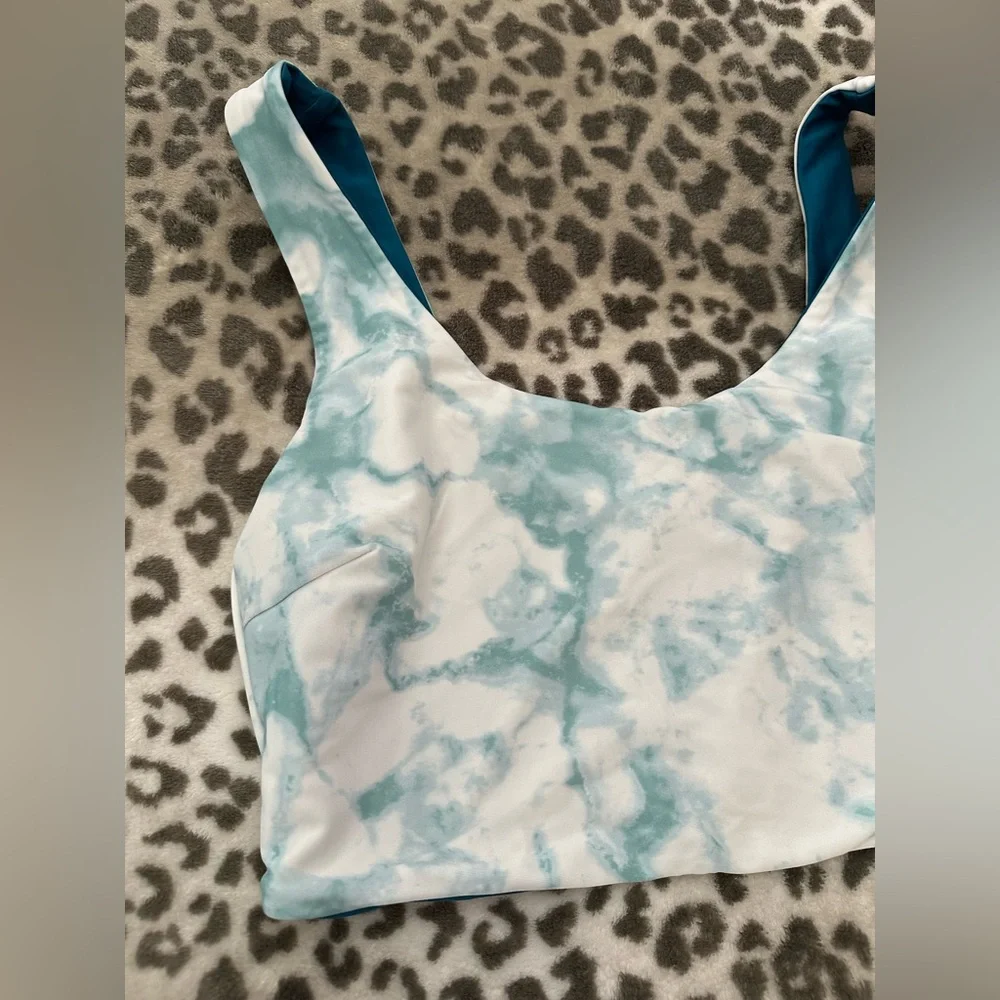 Old Navy Reversible Scoop-Neck Swim Bikini Top in Marble Teal Size Medium